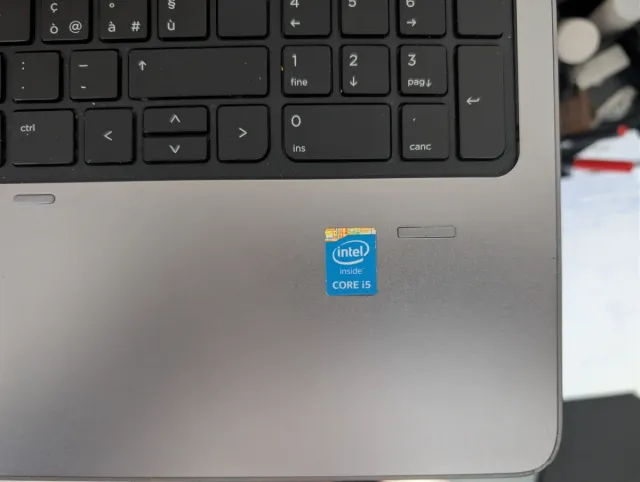 Portátil HP Gris y Negro