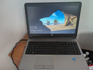 Portátil HP Gris y Negro