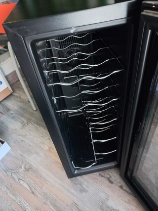 Vinoteca termoeléctrica silenciosa x12