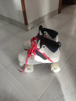 Patines 4 ruedas + casco y protecciones