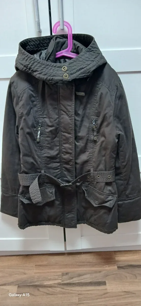 Parka chica con cinturón