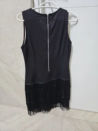 Vestido negro con estampado floral