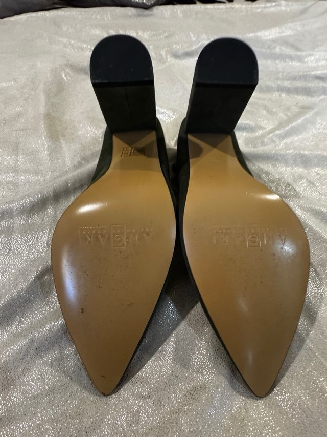 Zapatos de tacón ante verde con estrella