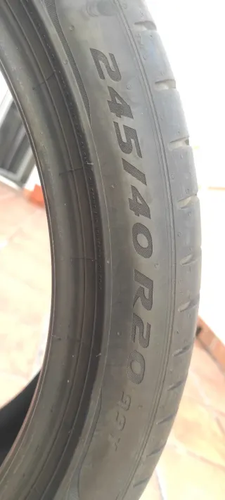 Neumáticos Pirelli 245/40R20 99Y