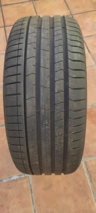 Neumáticos Pirelli 245/40R20 99Y
