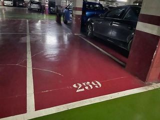 Garaje en venta en Gavarra en Cornellà de Llobregat