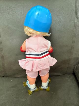 Muñeca Romy Patines y Medalla