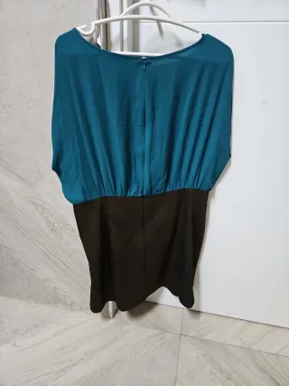Vestido corto marrón y turquesa