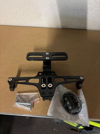 Portamatrículas moto negro