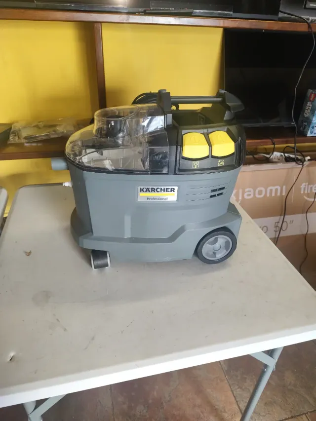 Kärcher Puzzi 8/1 Lava-aspiradora Tapicerías