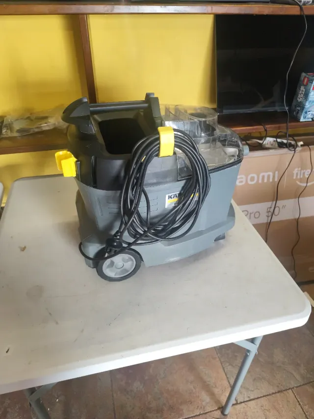 Kärcher Puzzi 8/1 Lava-aspiradora Tapicerías