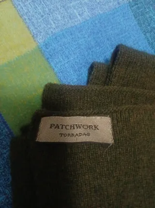 2 bufandas verdes y multicolor