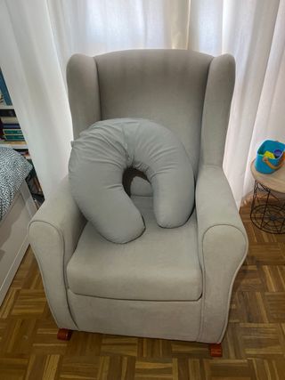 Mecedora de lactancia gris-beige