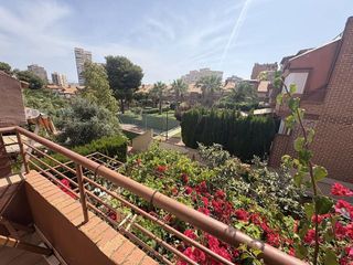 Casa adosada en alquiler en Cabo de las Huertas en Alicante