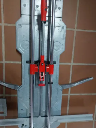 Cortadora de azulejos profesional con maletín