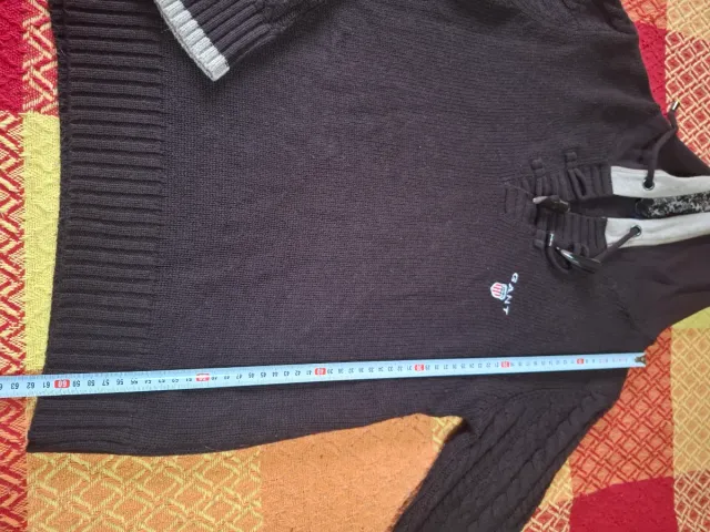 Jersey Gant Marrón con Capucha