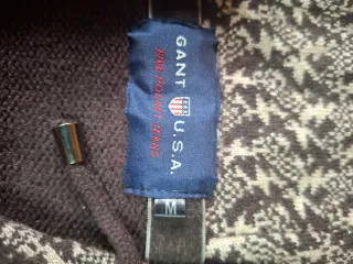 Jersey Gant Marrón con Capucha