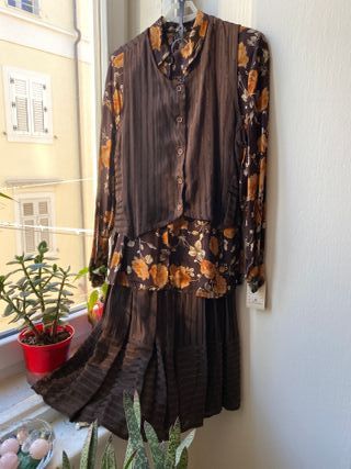 Completo marrone floreale taglia S