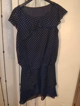 Vestido azul de lunares