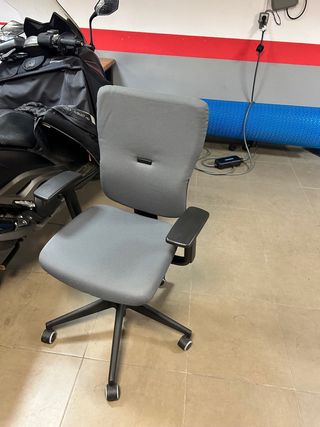 Silla de oficina ergonómica steelcase