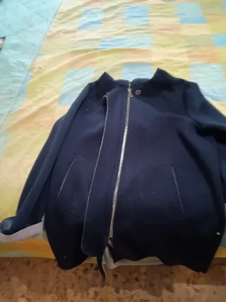 Giacca invernale nera con cappuccio