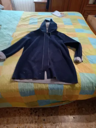 Giacca invernale nera con cappuccio