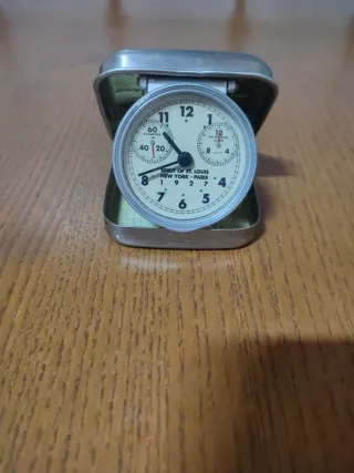 Reloj despertador plateado Spirit of St. Louis