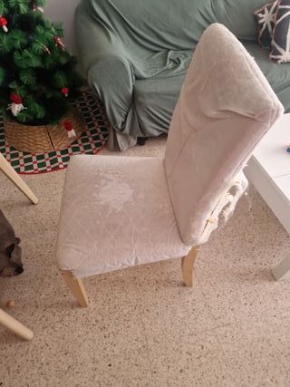 Silla de comedor beige y dorada