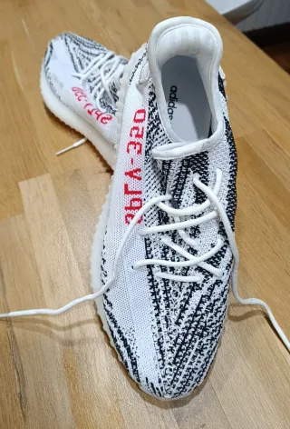 Adidas Yeezy 350 V2 Zebra
