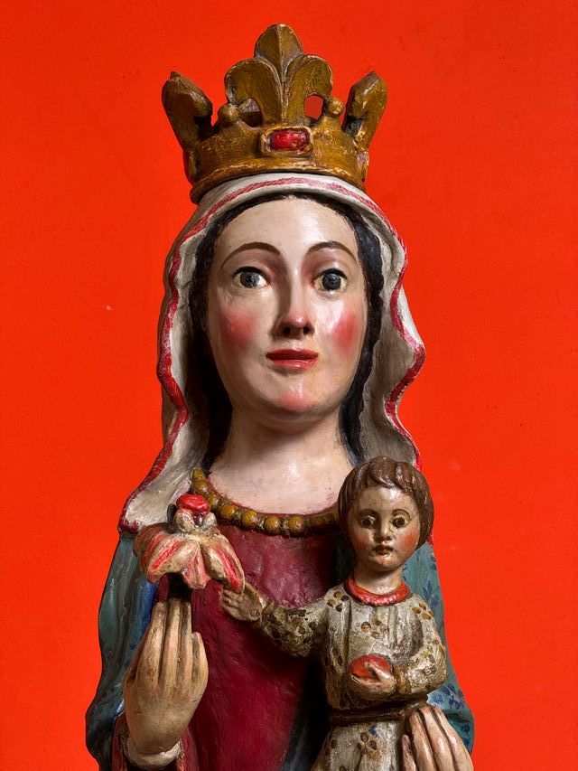 Scultura in stile romanico della Vergine con Bambino, secolo XX