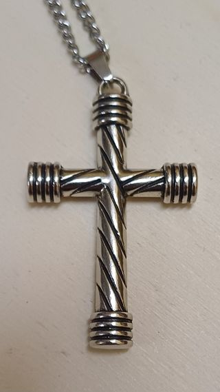 Colgante Cruz Diseño Industrial Cadena Cubana