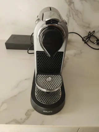 Cafetera Nespresso Krups Citiz Plata