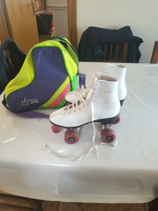 Pattini bianchi taglia 40