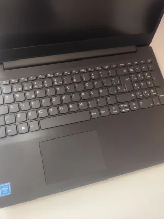 Lenovo V15 IGL Intel Celeron N4020 Ordenador
