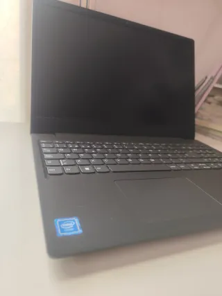Lenovo V15 IGL Intel Celeron N4020 Ordenador