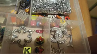 Lote abalorios bisutería multicolor y plata