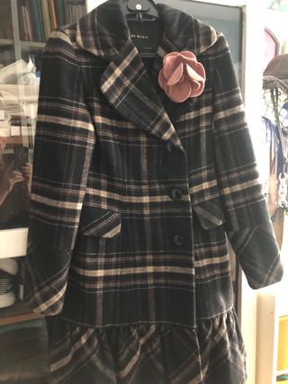 Abrigo Zara Basic cuadros beige y negro Talla S