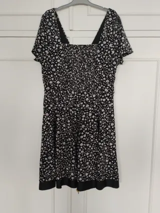 Vestido floral negro talla L