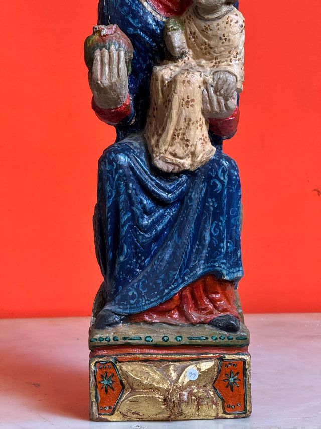 Scultura della Vergine Maria con il Bambino Gesù in stile romanico del XX secolo