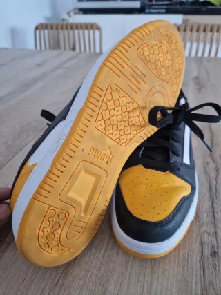 Zapatillas Puma Negras y Amarillas