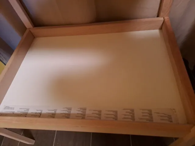 Cambiador ikea de bebé de madera