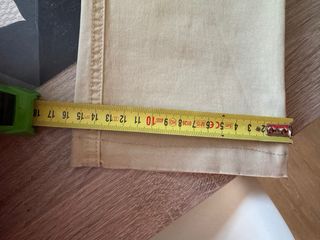 Pantalón Massimo Dutti Azul Hombre y Mango beis