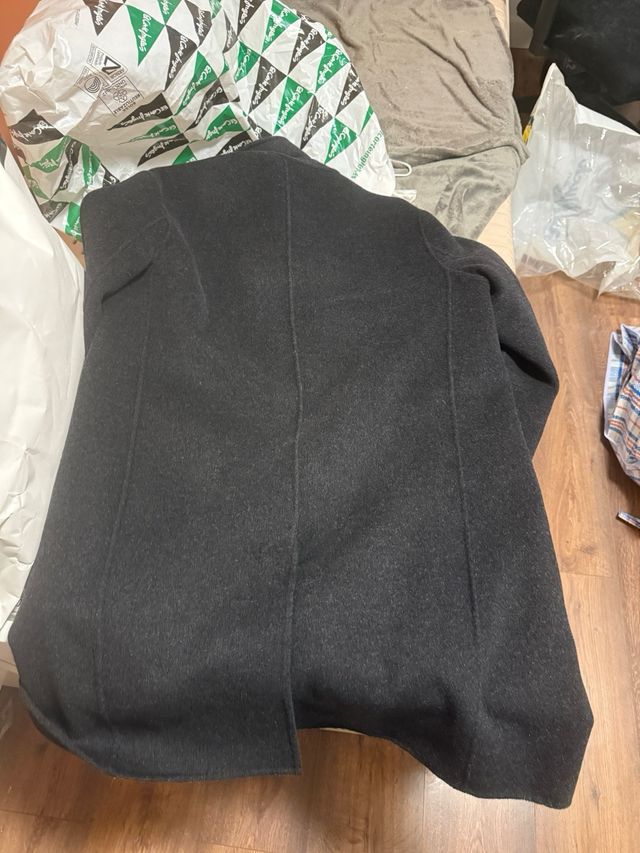 Abrigo de hombre negro