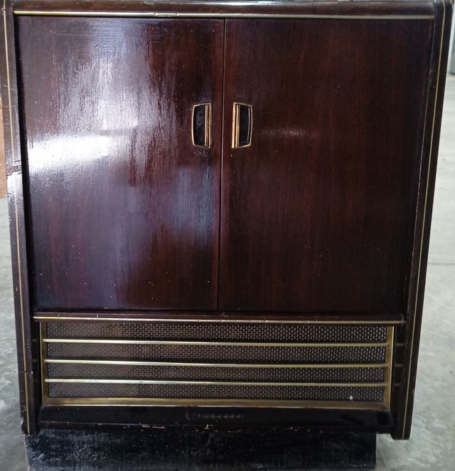 Televisor Antiguo Mueble Madera