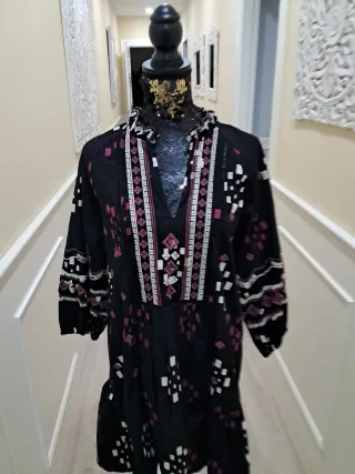 Vestido negro estampado mujer