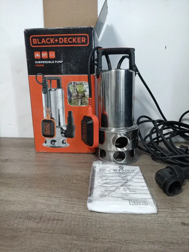 Bomba Sumergible Black+Decker 1100W
