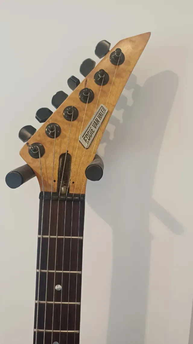 Guitarra Eléctrica Edición Eddie Van Halen