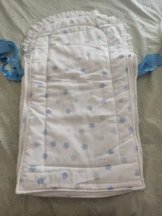 Saco capazo bebé con conejitos y valla