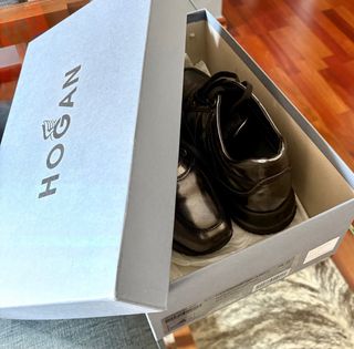 Zapatillas Hogan Piel Negra y Plateada