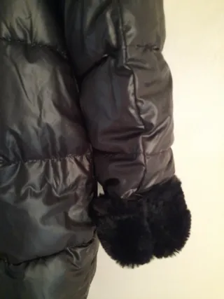 Pelliccia nera double face con cappuccio